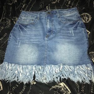 Never worn High Waist Fashion Nova fringe skirt